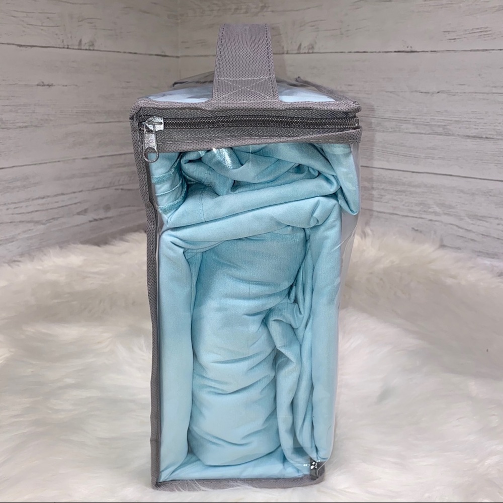 ⭐️RESTOCKING SOON⭐️King 6pc Ice Blue Bedsheets - Picture 3 of 5